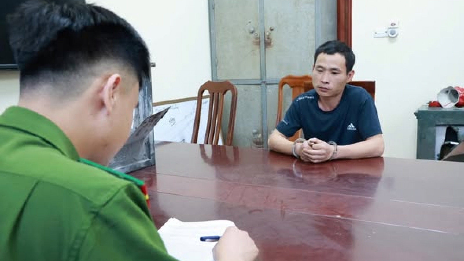Bắt đối tượng chuyên đột nhập nhà dân, trộm cắp tài sản hơn 400 triệu đồng