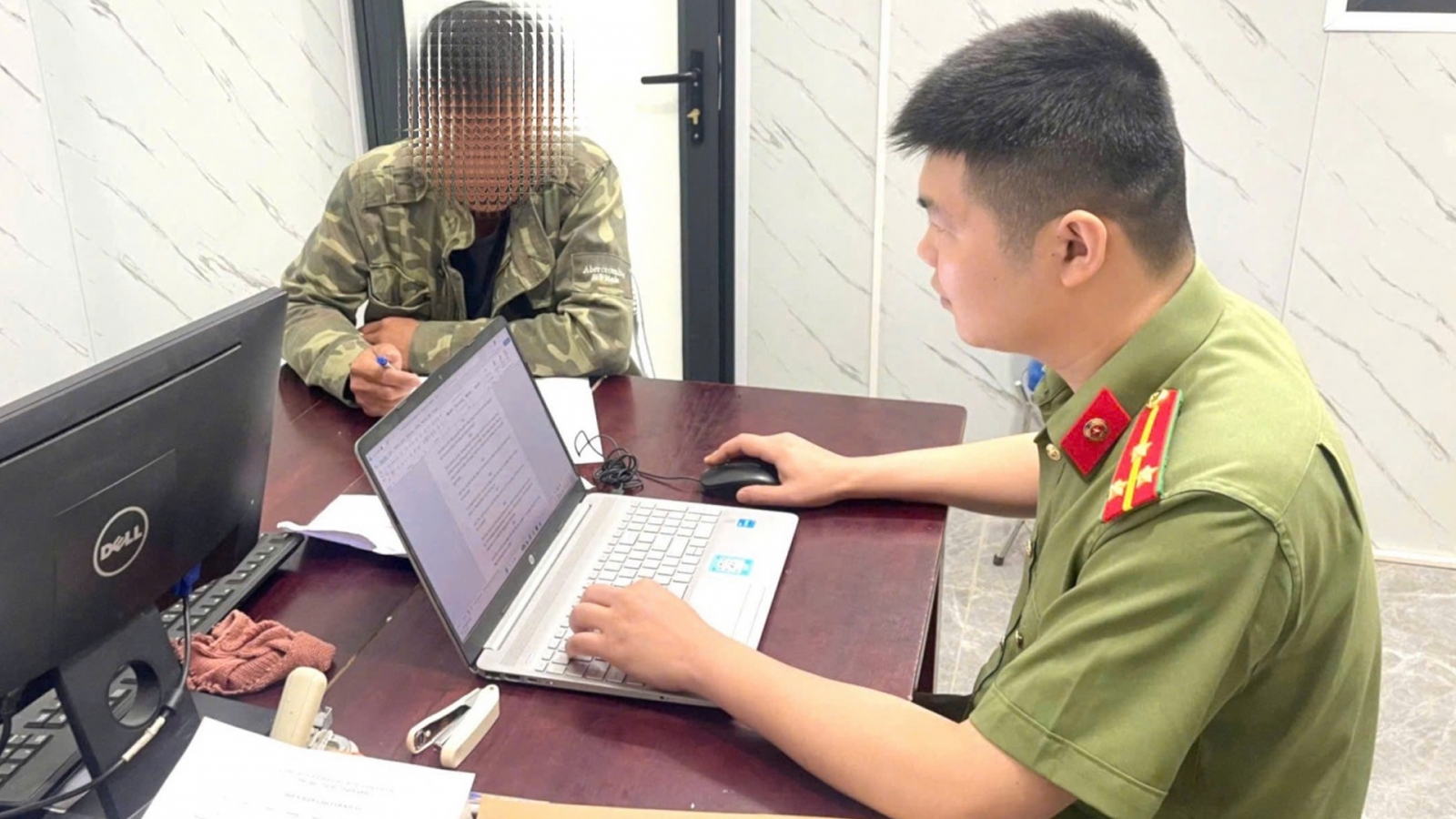 Xử lý đối tượng dùng AI chế ảnh công an, đăng thông tin sai sự thật
