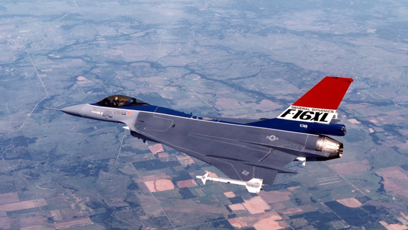 F-16XL: Tiêm kích đi trước thời đại của Không quân Mỹ nhưng thất bại trước F-15E