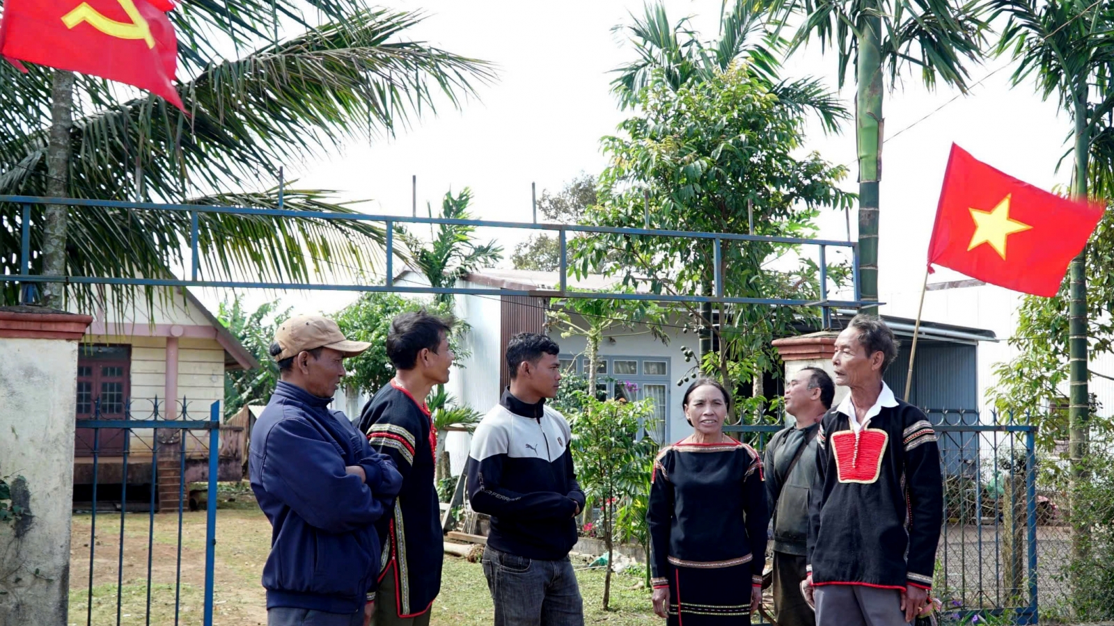 Người dân Đắk Lắk mong Mặt trận tăng giám sát, phản biện và chăm lo dân sinh
