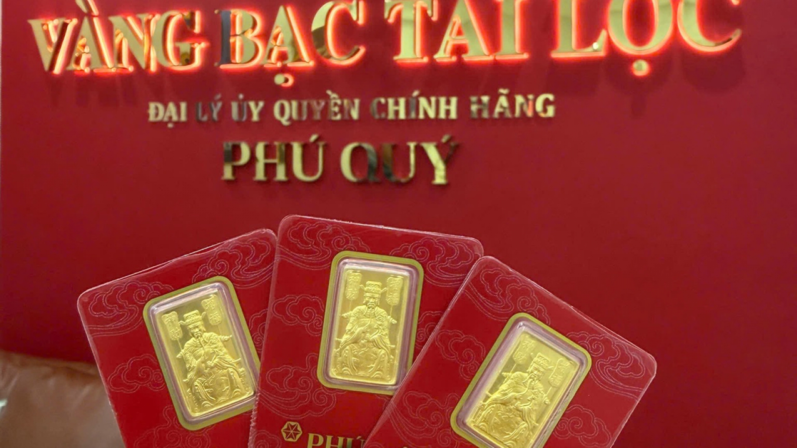 Giá vàng hôm nay 5/9: Vàng thế giới tuột khỏi mốc 4.500 USD/oz