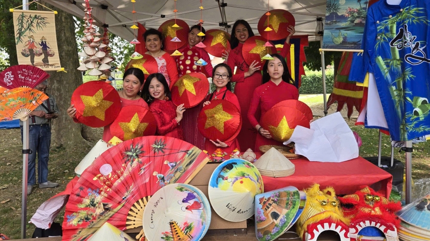Lan tỏa văn hóa Việt tại Italia bằng tình yêu quê hương và gia đình