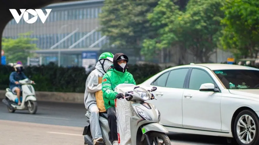 Thời tiết hôm nay 12/5: Hà Nội nắng nóng, chiều tối có mưa dông cục bộ