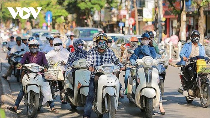 Thời tiết ngày 13/5: Hà Nội nắng nóng 35 độ, chiều tối Bắc Bộ có mưa dông cục bộ