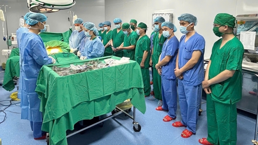 Người cha 38 tuổi chết não sau tai nạn và quyết định xúc động