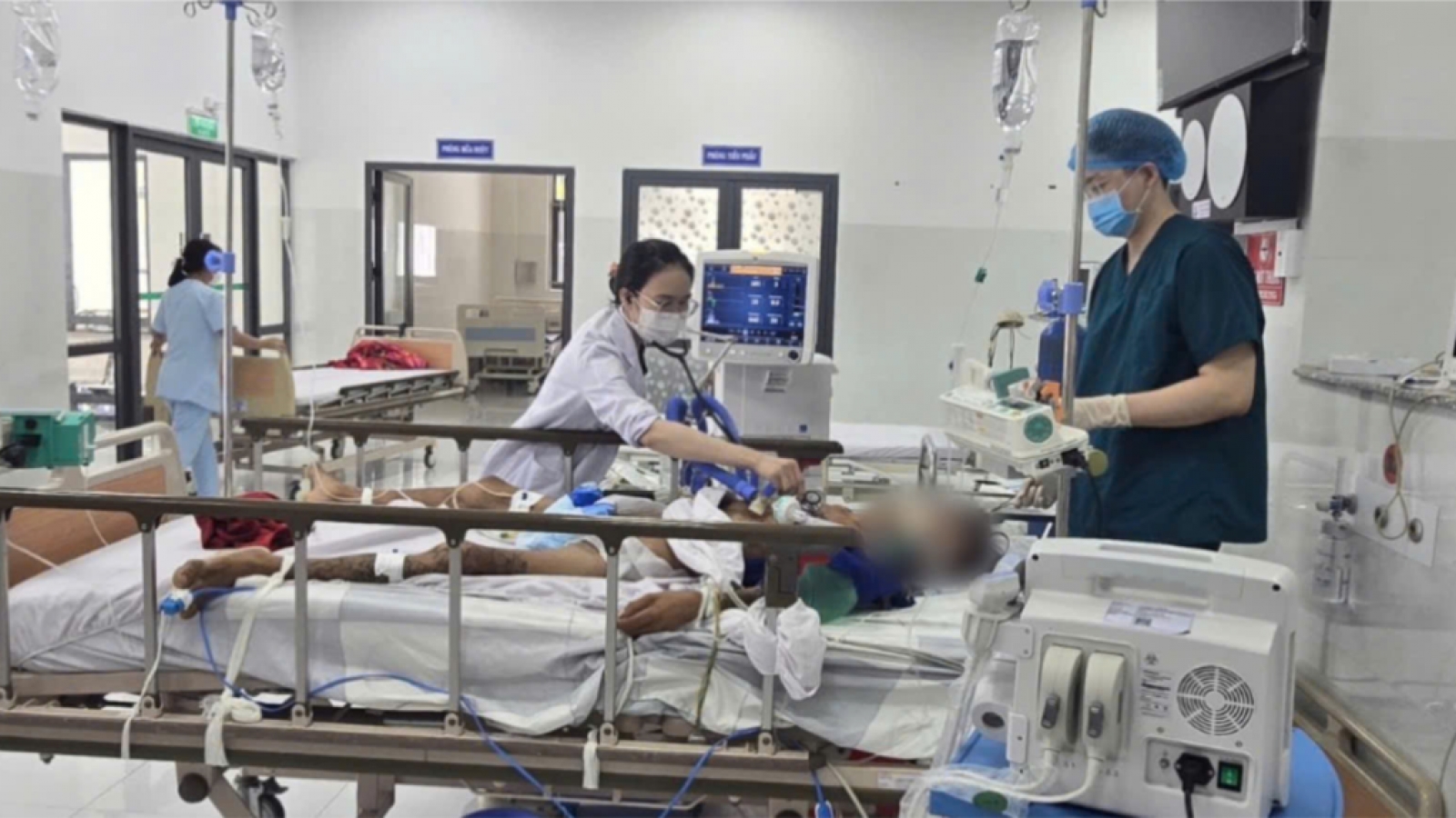 Cứu bệnh nhân sốc nhiễm khuẩn, suy hô hấp nặng ngay tại Côn Đảo