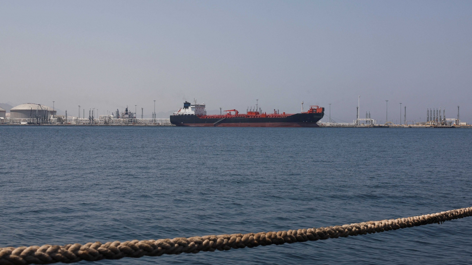 Iran: Việc mở lại Eo biển Hormuz không phụ thuộc vào đàm phán với Oman
