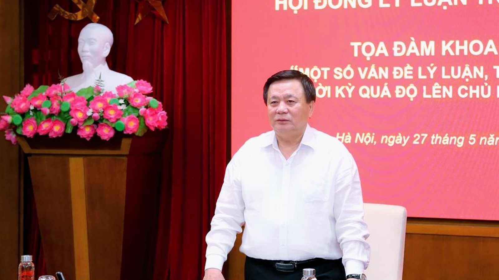 Kinh tế thị trường định hướng XHCN: Nhất quán lấy con người làm trung tâm