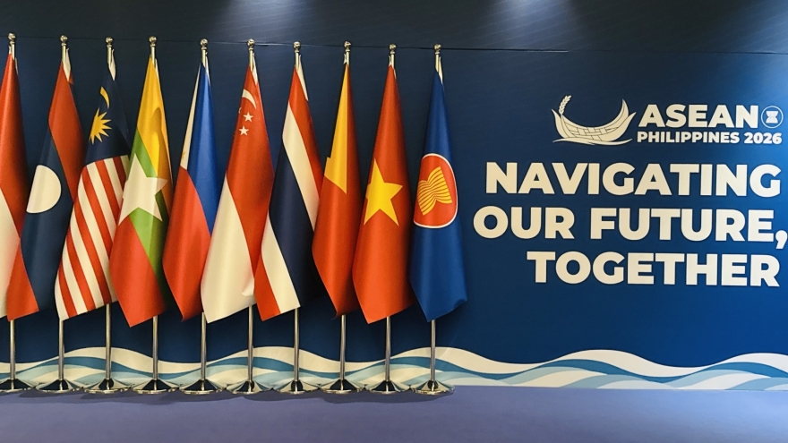 Thủ tướng Thái Lan có cuộc gặp Thủ tướng Campuchia bên lề Hội nghị cấp cao ASEAN