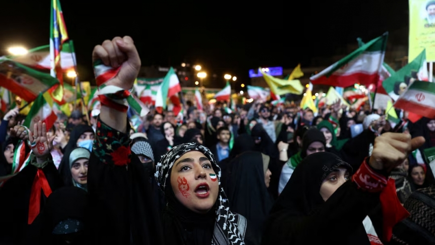 Iran cáo buộc Mỹ vi phạm ngừng bắn
