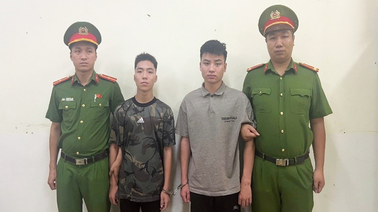 Khởi tố thiếu niên dùng kiếm tấn công người khác ở Hà Nội