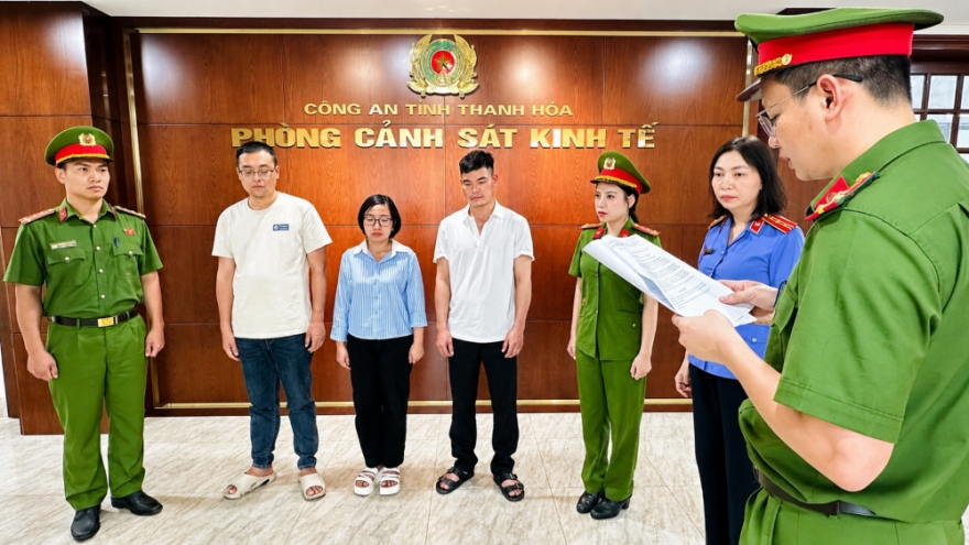Khởi tố vụ xả thải gần 6.000 tấn chất thải tại trang trại NewHope ở Thanh Hóa
