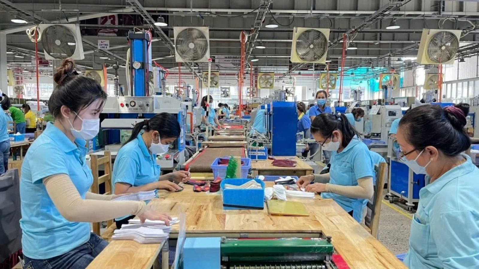 Từ "ngại sinh" đến "dám sinh": Cần một hệ sinh thái nuôi con