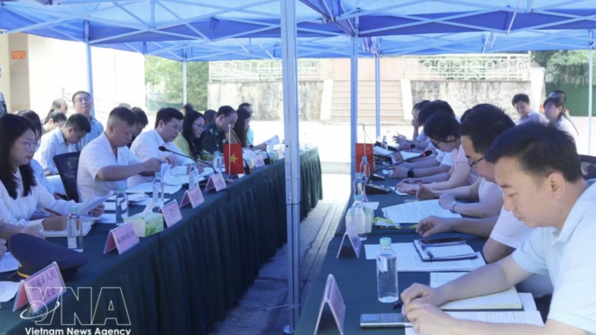 Vietnam, China seek to build modern, smart border gates