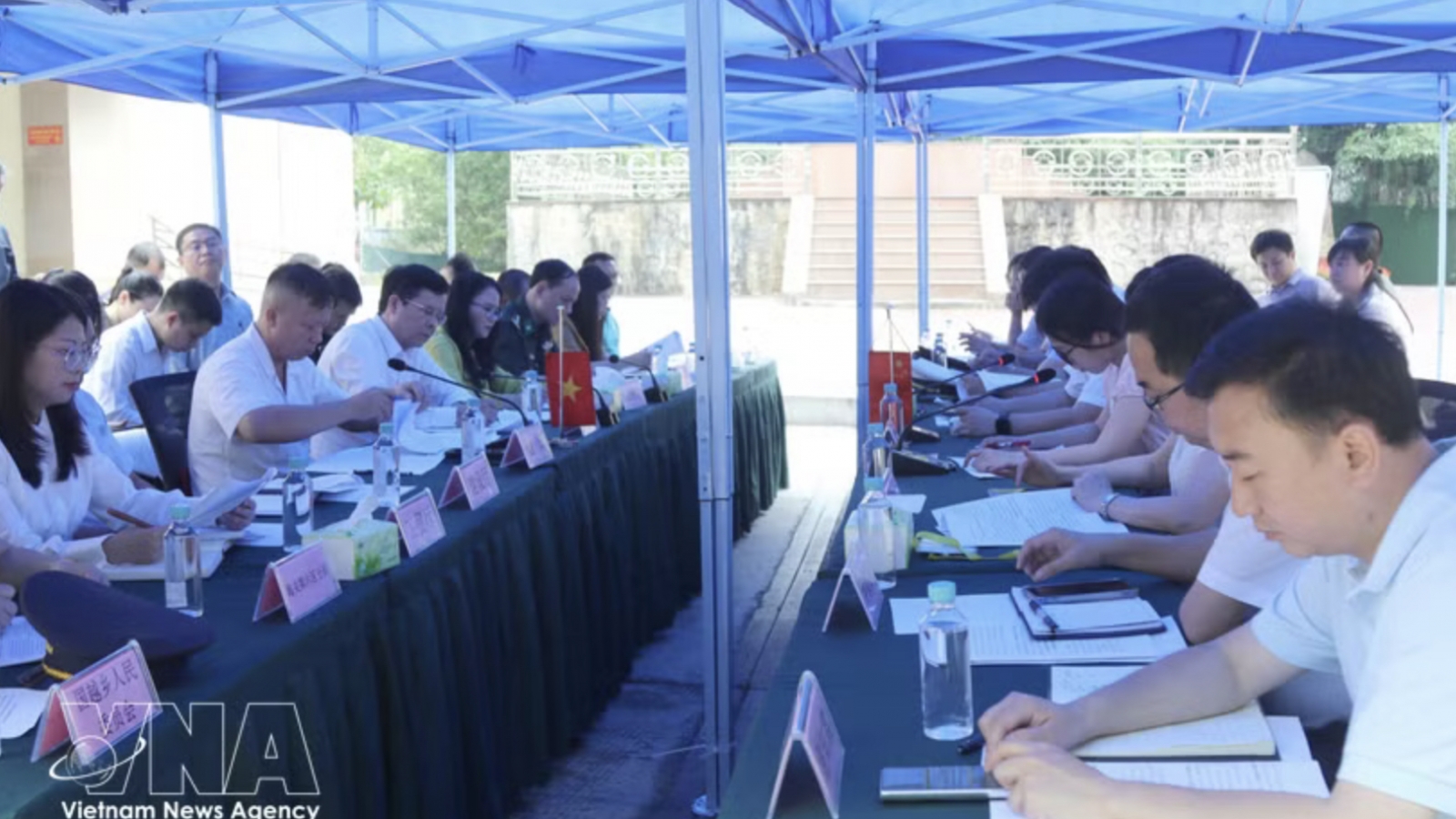 Vietnam, China seek to build modern, smart border gates