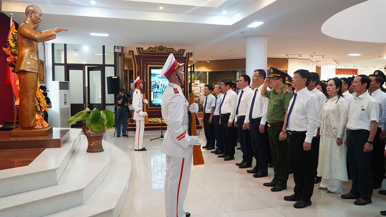 Huế khai mạc triển lãm “Ngày hội non sông - Lá phiếu của niềm tin và trách nhiệm”