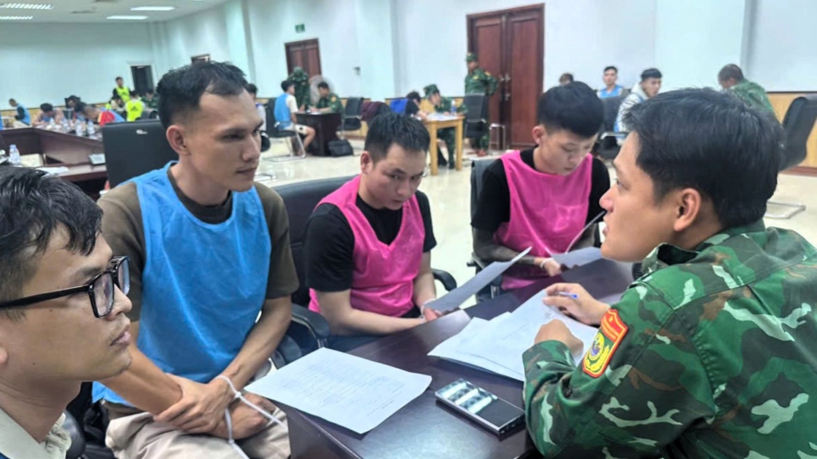 Quảng Trị tiếp nhận 56 công dân nghi đánh bạc, rửa tiền tại Lào