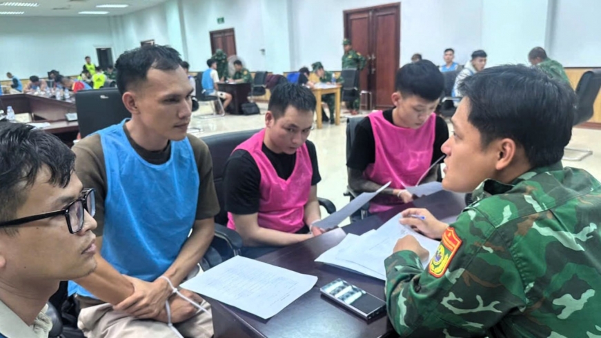 Quảng Trị tiếp nhận 56 công dân nghi đánh bạc, rửa tiền tại Lào