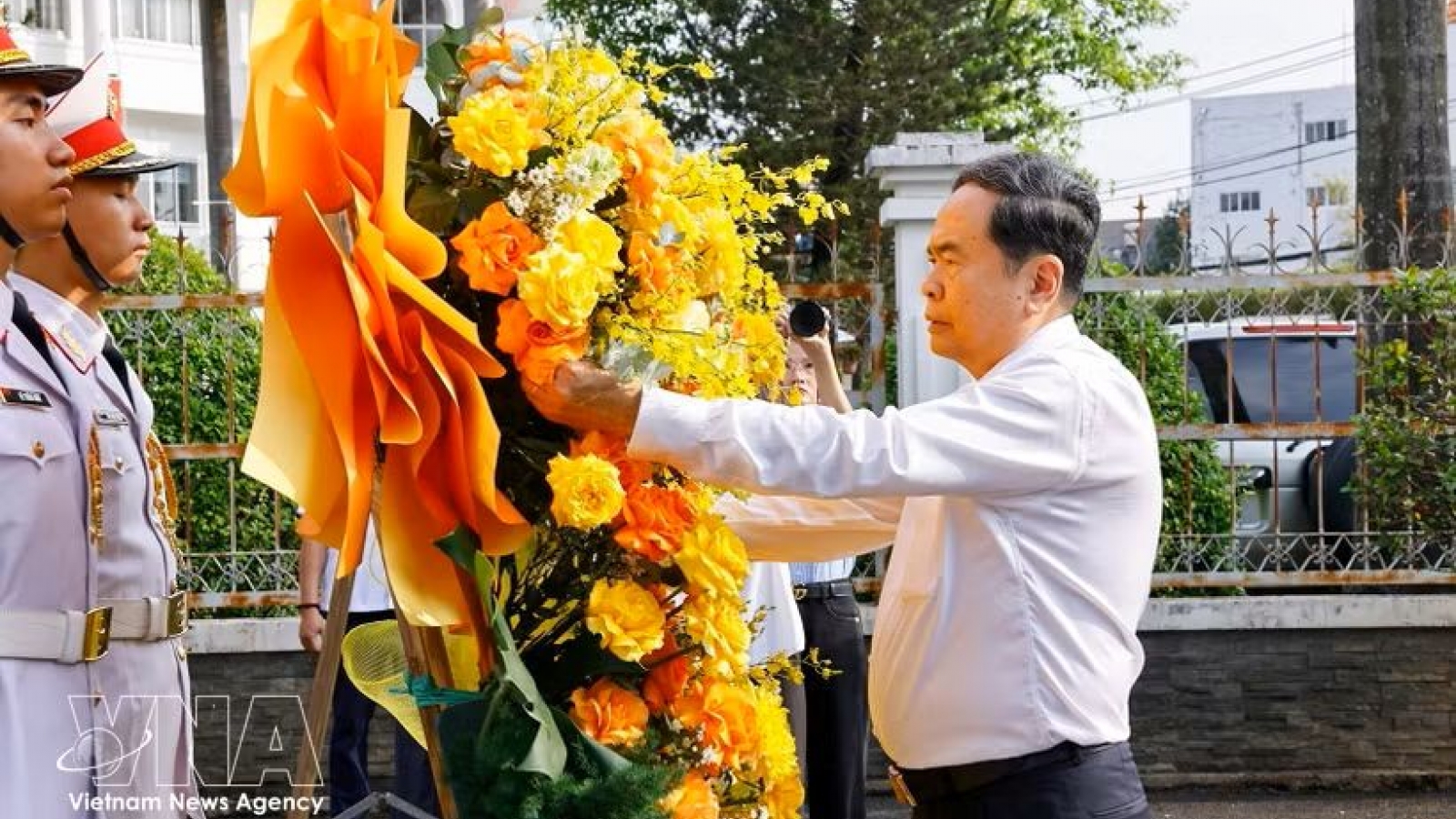 NA Chairman pays tribute at Hoc Mon historic site