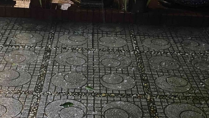 Hà Nội xuất hiện mưa đá