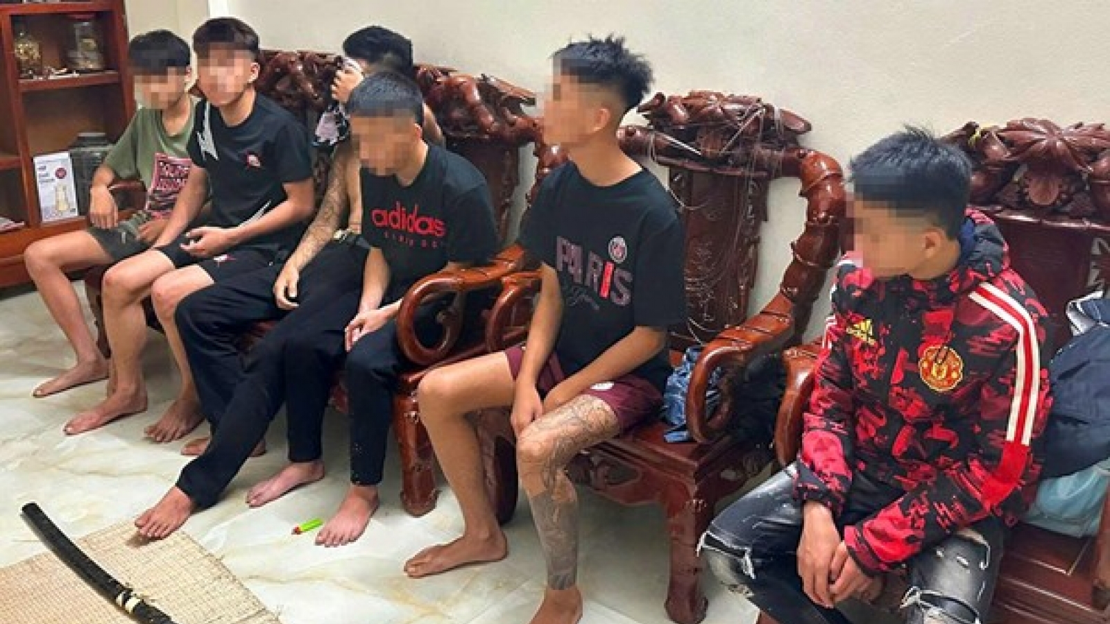 Trắng đêm truy bắt nhóm thanh thiếu niên mang kiếm Nhật náo loạn đường phố