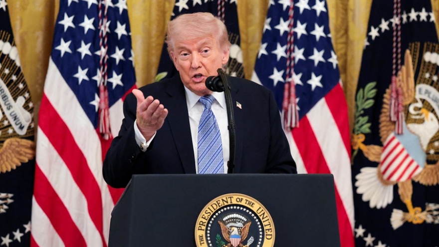 Ông Trump: Iran sẽ bị ném bom “mạnh hơn nhiều” nếu không đạt thỏa thuận hòa bình