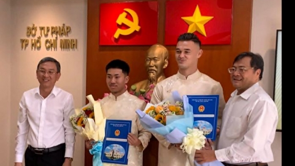 Two overseas Vietnamese players obtain citizenship ahead of potential Vietnam call