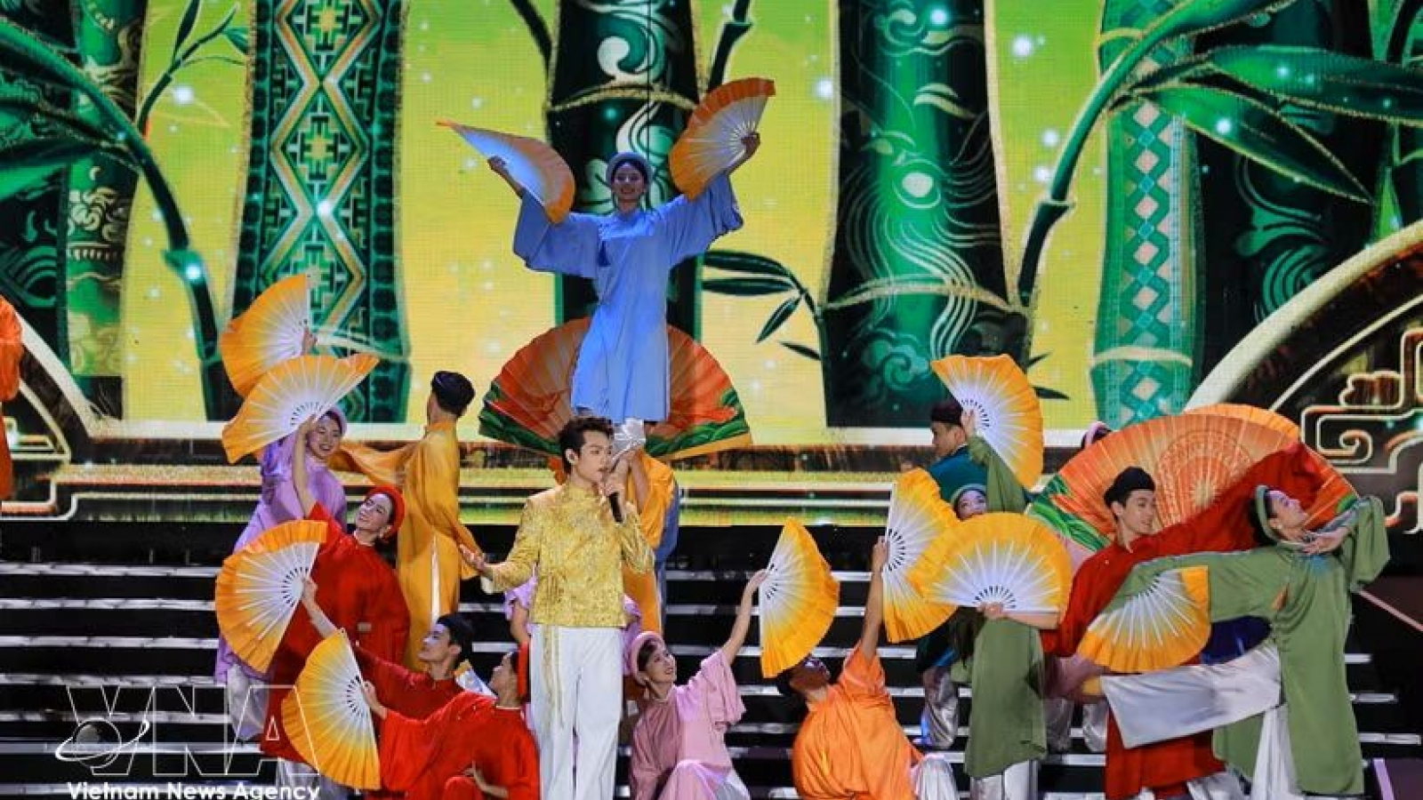 Spreading Vietnamese cultural identity in digital space