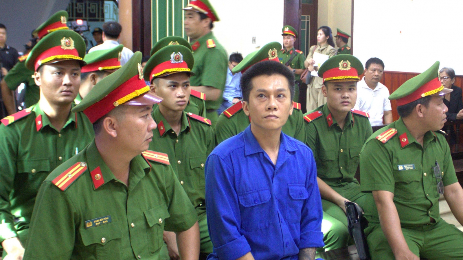 Hai tên cướp ngân hàng ở Gia Lai lĩnh án 56 năm tù