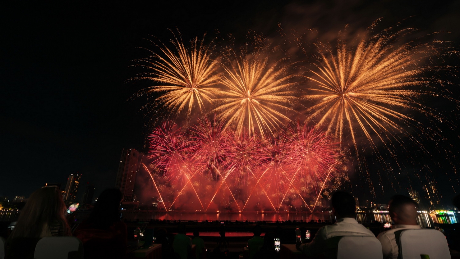 Khai mạc Lễ hội pháo hoa quốc tế Đà Nẵng 2026: Nhiều khách sạn kín phòng