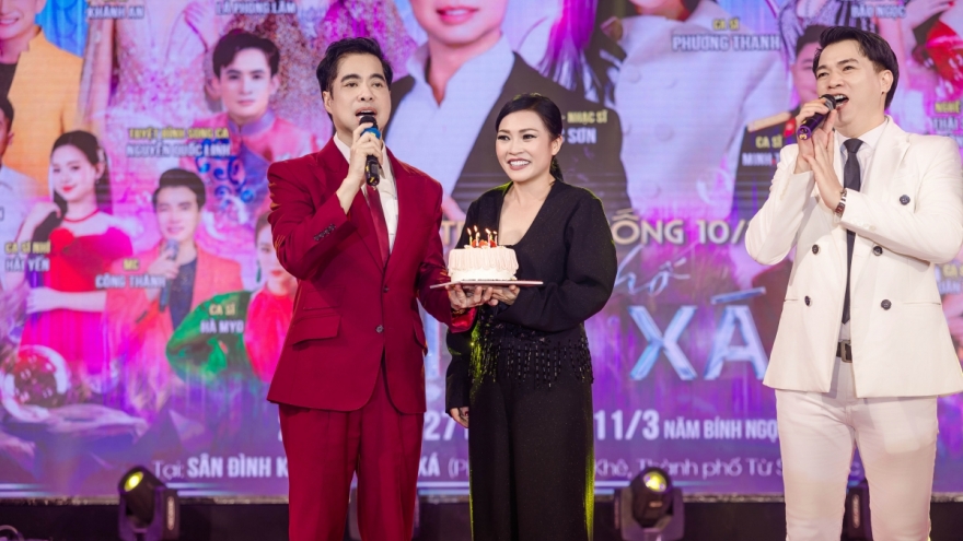 Phương Thanh đón sinh nhật tại Bắc Ninh, hát Quan họ tri ân khán giả