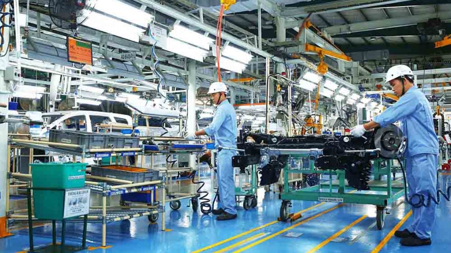Vietnam PMI falls to seven-month low but remains in growth territory