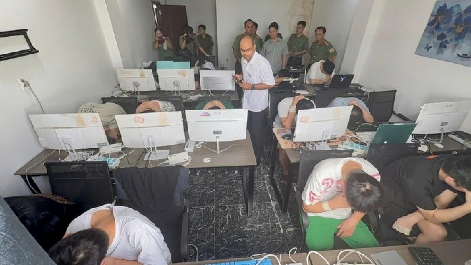 HCM City police uncover scam operation involving dozens of foreigners