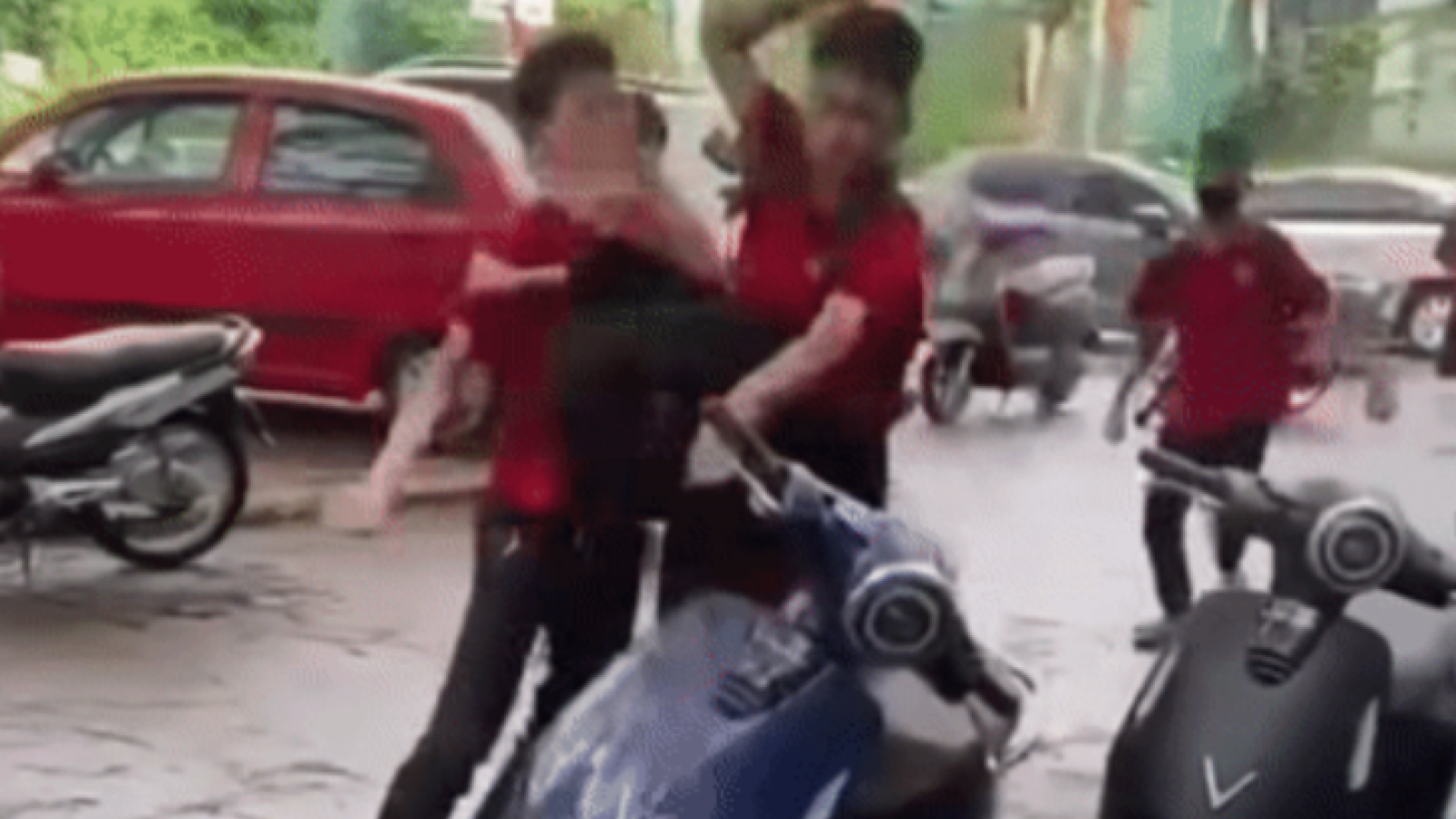 Trường Cao đẳng Công nghệ cao Hà Nội lên tiếng về clip nam sinh bị đánh