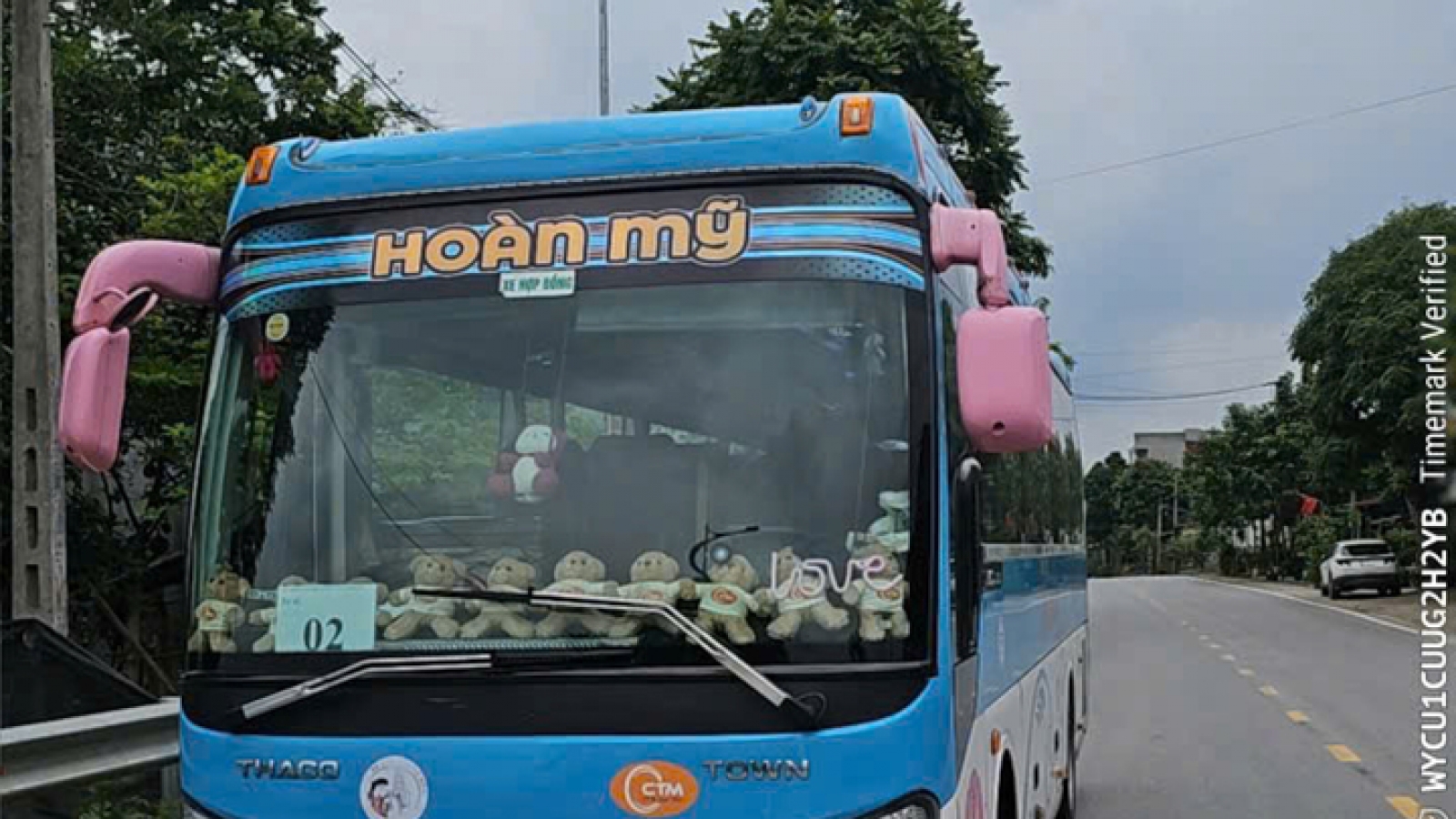 Tài xế không bằng lái chở 20 người bị phạt 19 triệu đồng