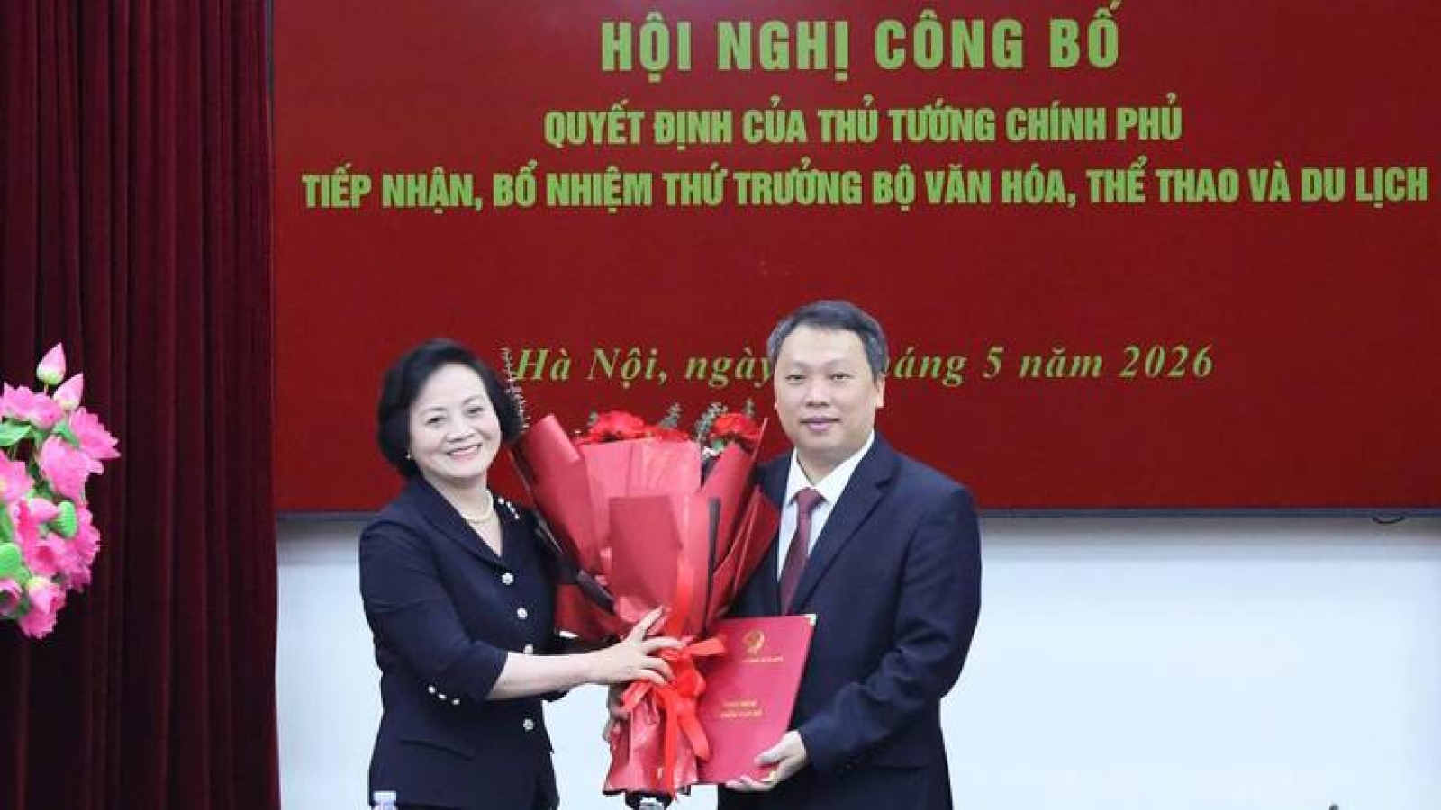 Trao quyết định bổ nhiệm ông Nguyễn Huy Dũng giữ chức Thứ trưởng Bộ VHTT&DL