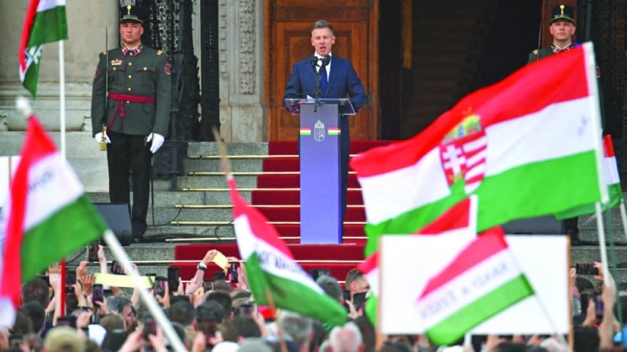 Tân Thủ tướng Hungary tuyên thệ nhậm chức