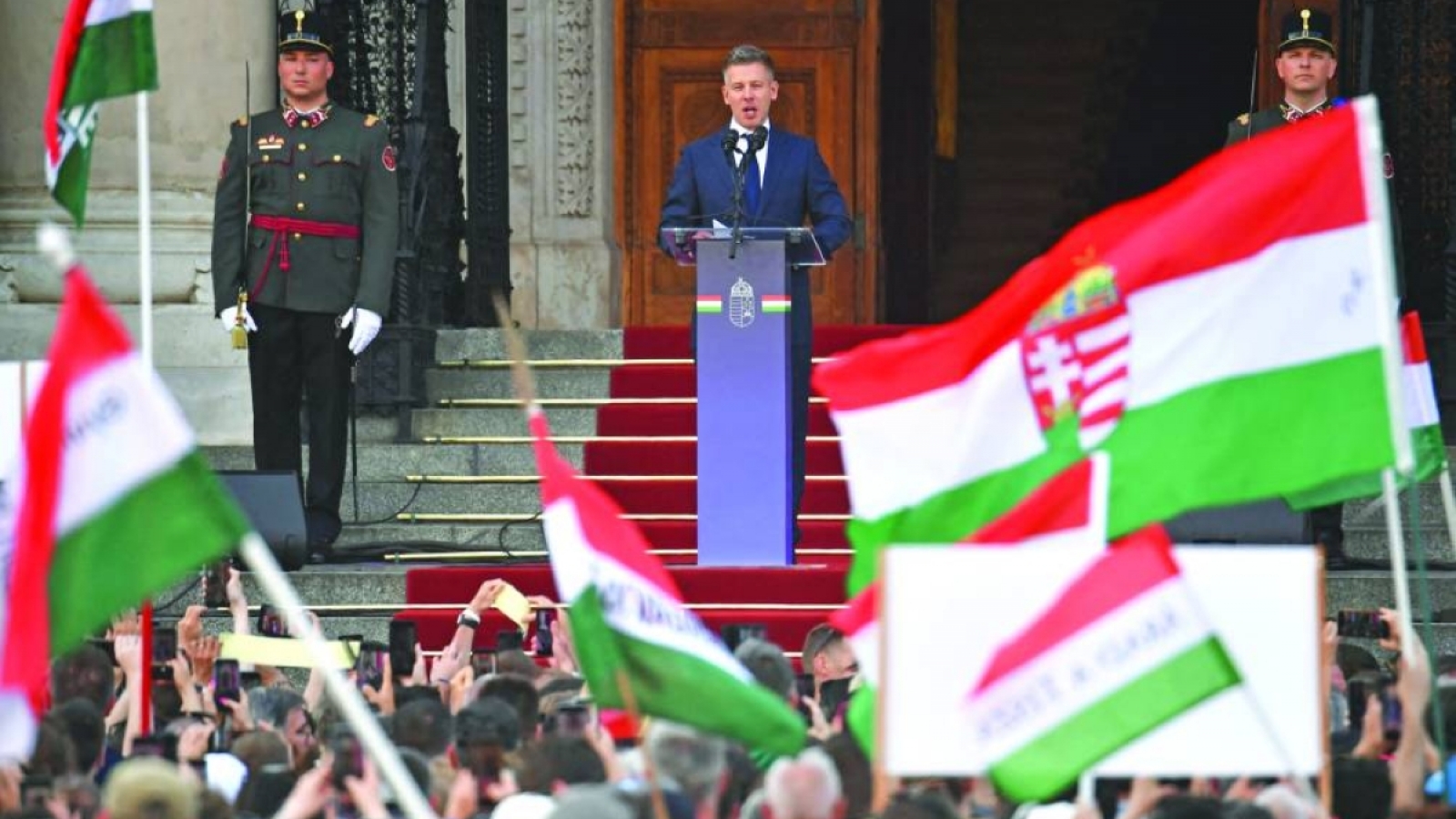 Tân Thủ tướng Hungary tuyên thệ nhậm chức
