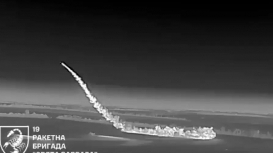 Video tên lửa Flamingo của Ukraine bay hơn 1.500 km, nhắm thẳng tổ hợp quân sự Nga