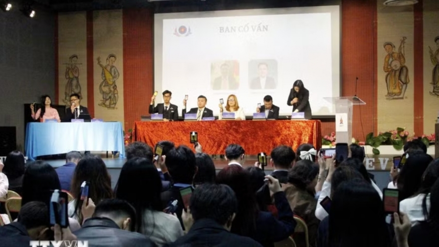 Vietnamese youth, student associations in Europe expand connections
