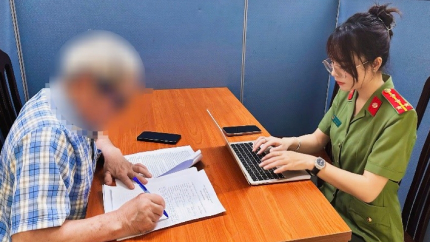 Phạt cụ ông 76 tuổi thường xuyên đăng bài công kích CSGT