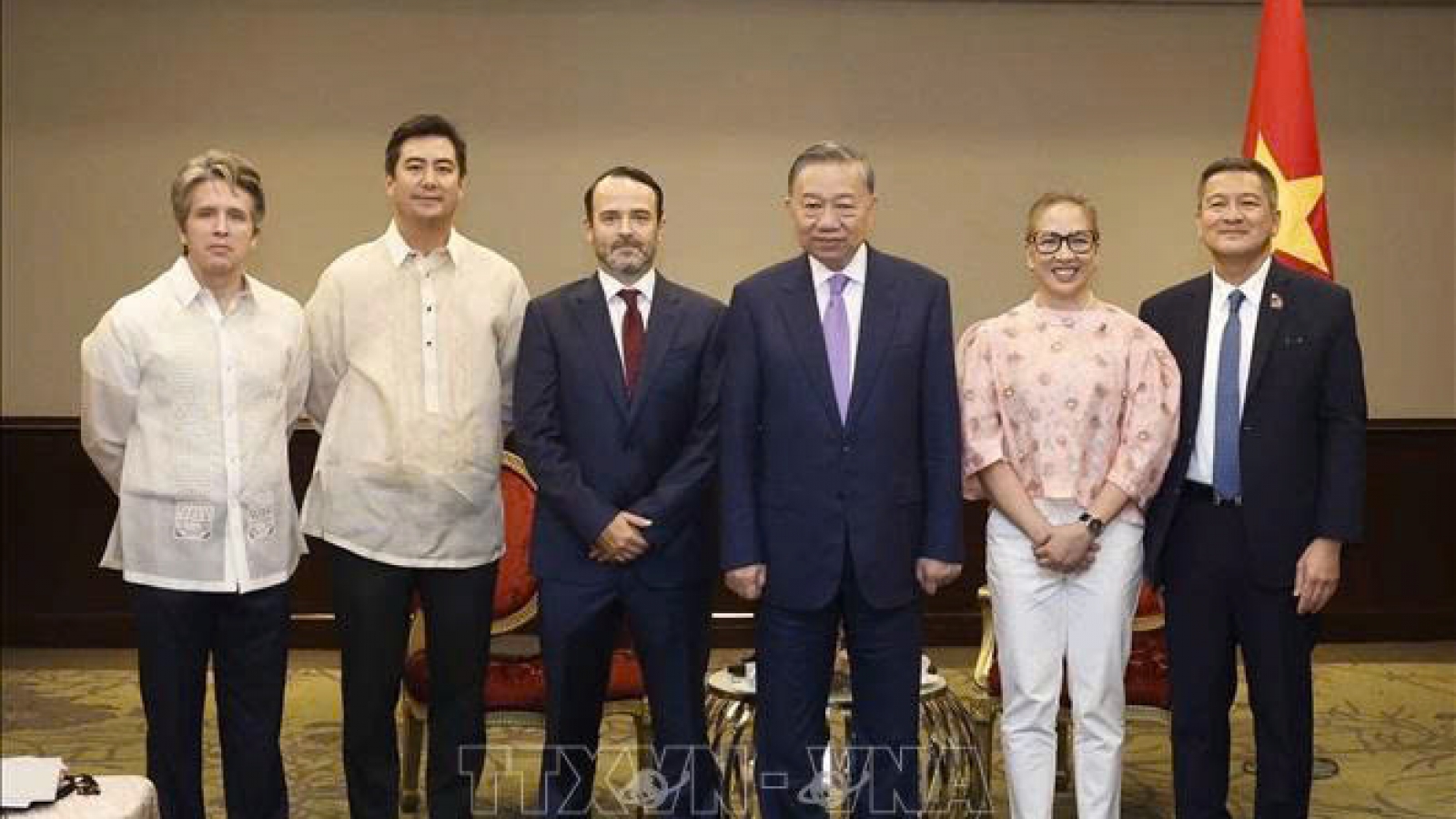 Tổng Bí thư, Chủ tịch nước Tô Lâm tiếp lãnh đạo một số tập đoàn tại Philippines