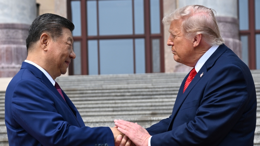 Ngôn ngữ cơ thể tiết lộ gì về phong cách lãnh đạo của ông Trump và ông Tập?