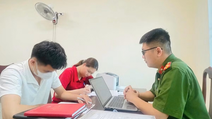2 đối tượng trốn truy nã ở Angola về nước đầu thú