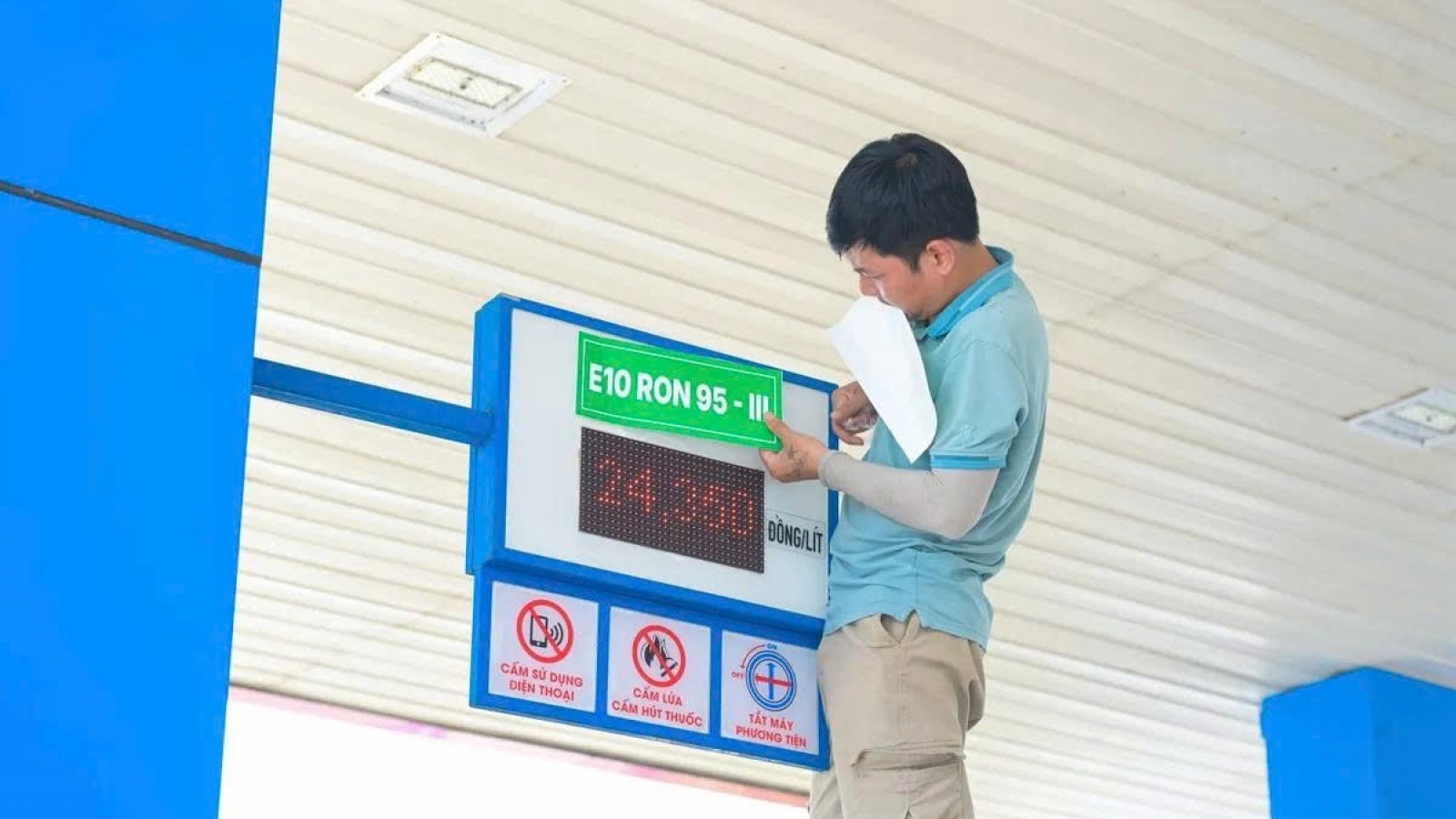 Từ 1/6, ngoài xăng E10, người dân có thể lựa chọn xăng nào khác?