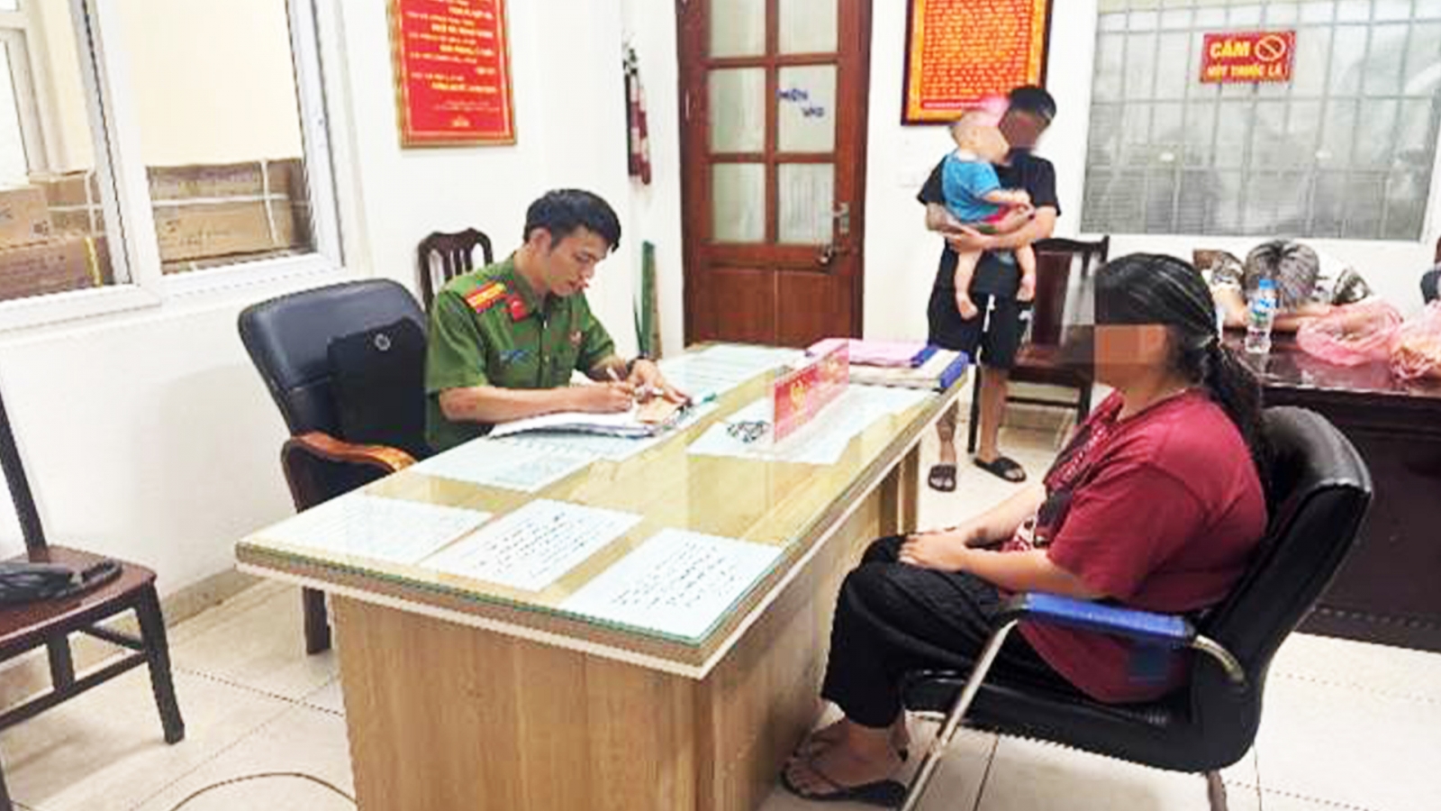 Xử lý vụ gây rối trật tự công cộng tại khu tập thể Kim Liên, Hà Nội