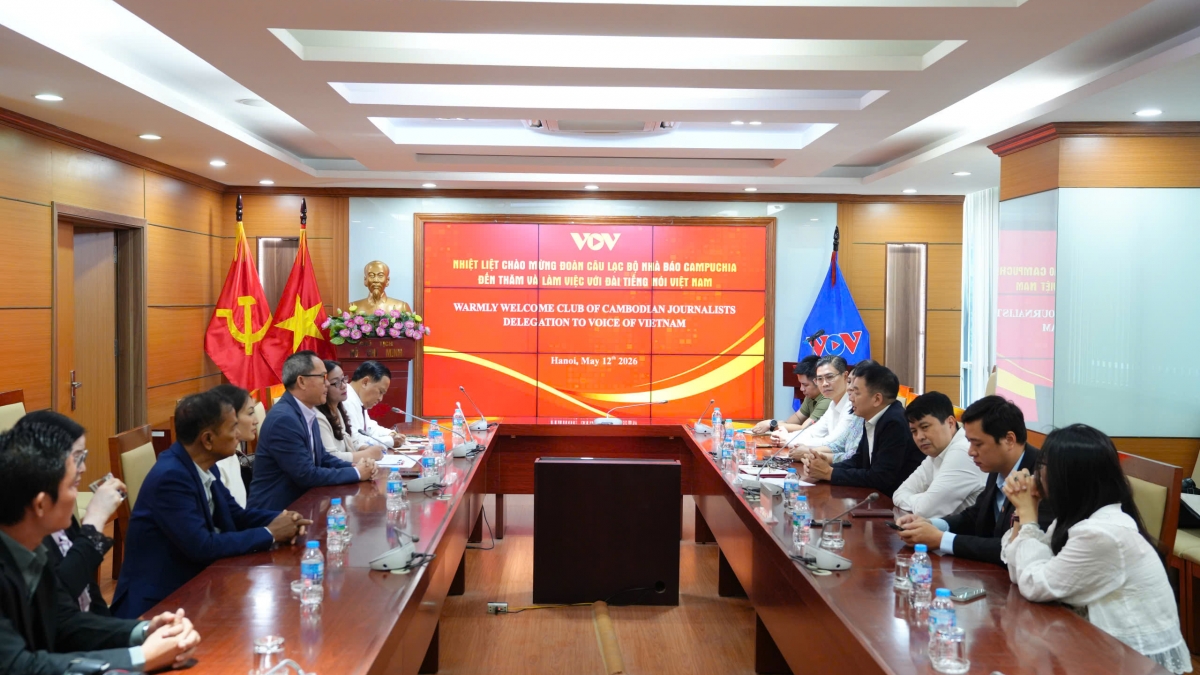 Đoàn Câu lạc bộ Nhà báo Campuchia thăm và làm việc tại VOV