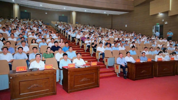 Ninh Bình rà soát, tháo gỡ vướng mắc nhiều dự án chậm tiến độ