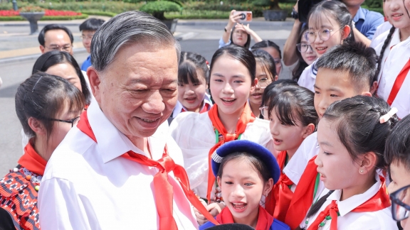 Tổng Bí thư, Chủ tịch nước gặp mặt đội viên Đội thiếu niên Tiền phong tiêu biểu