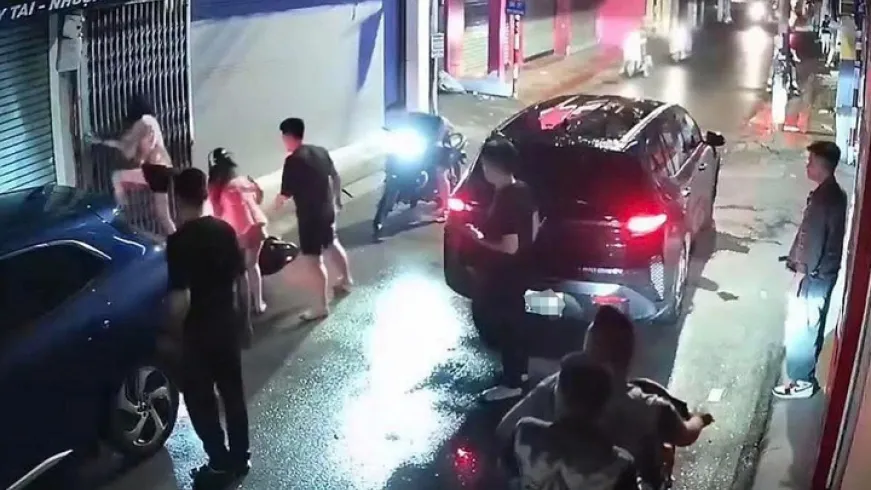 Công an xác minh vụ cô gái bị 2 thanh niên đuổi đánh giữa đêm ở Hà Nội